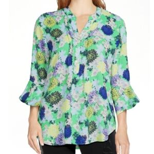 New The Pioneer Woman’s Green Floral Relaxed V-neck Ruffled Blouse, size S